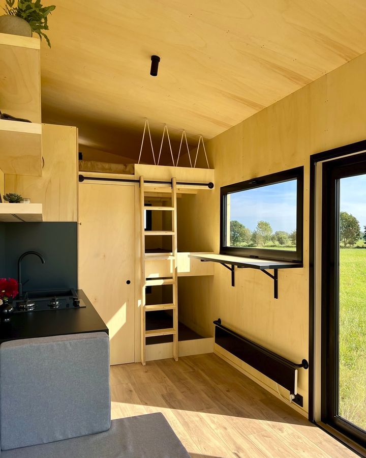 New tiny house – an individual design out of our standard offer – has just arrived to our client in Germany. Its unique features…